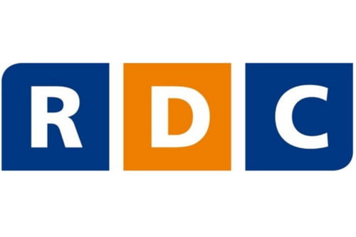 Logo RDC (Radio dla Ciebie). Grafika do projektu Vavatech: dedykowany system do rozliczania emisji dla radia.